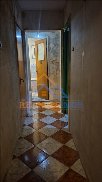 Dristor, vanzare 3 camere 69 mp.
